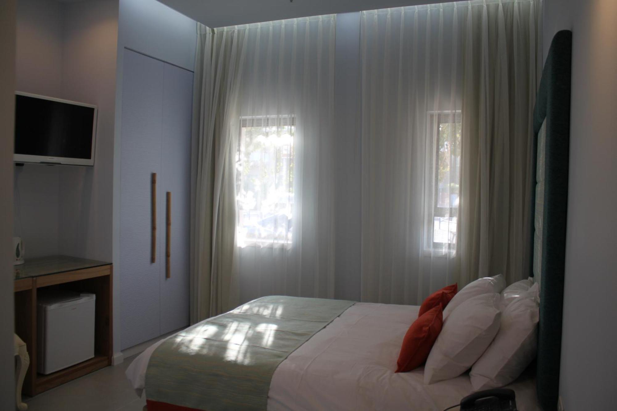 Bat Galim Boutique Hotel Haifa Room photo